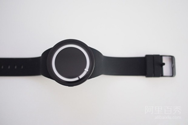 暗夜发出霓虹蓝光的ZIIIRO Eclipse手表，简约又时尚(图2)